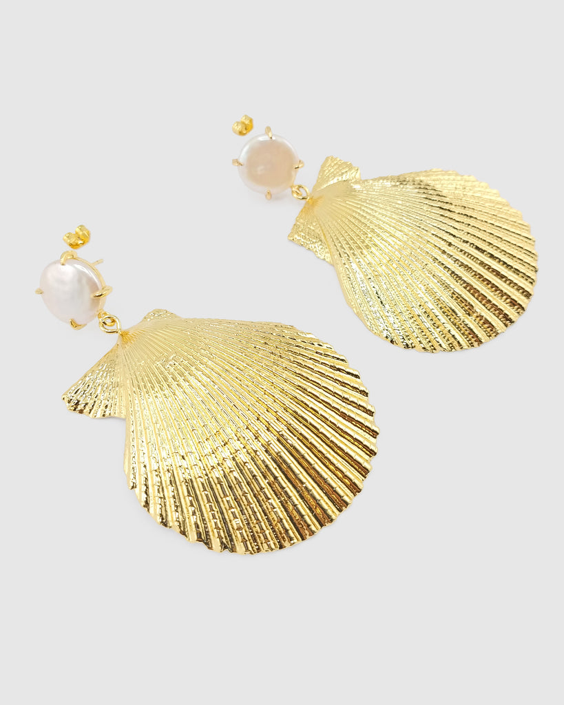 Miz Casa & Co Asterelle Shell Earrings Gold