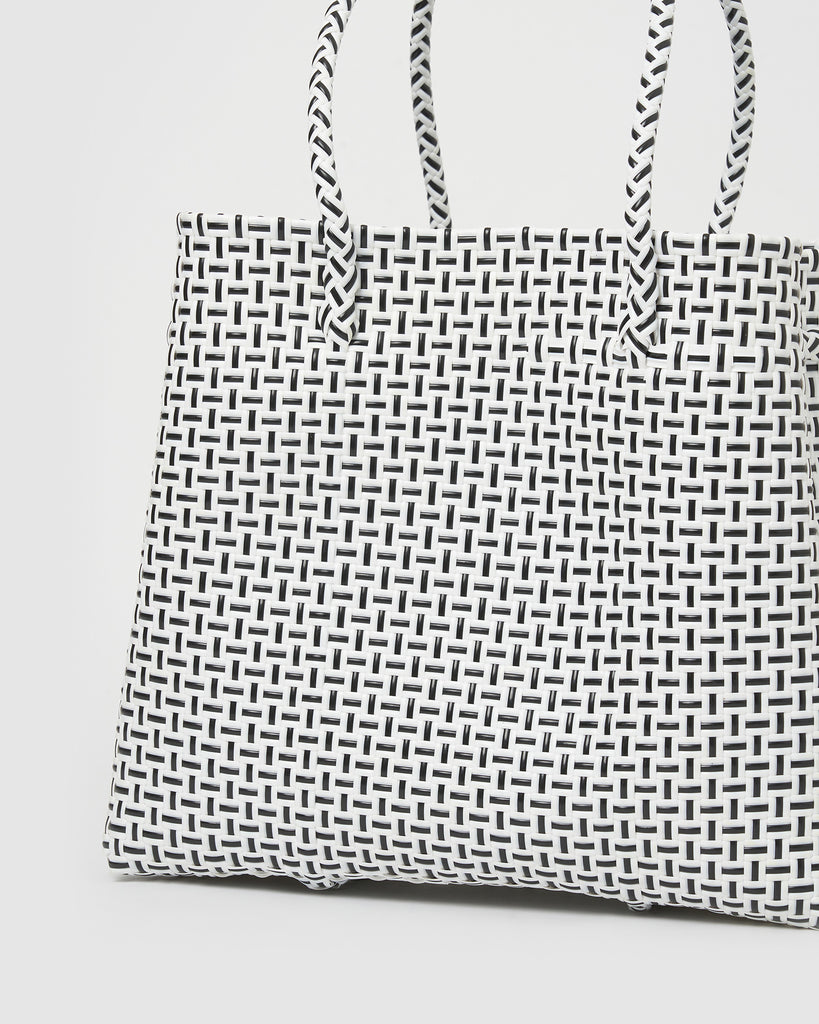 Miz Casa & Co Sky Bag Black and White