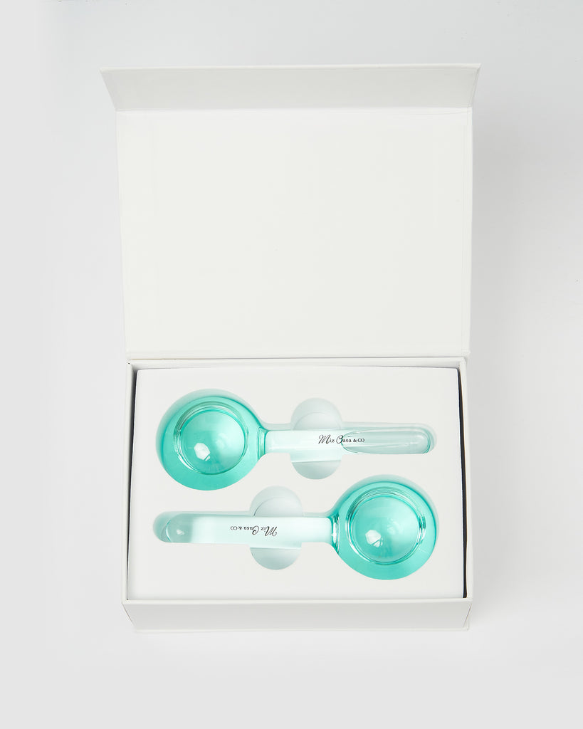Miz Casa & Co Ice Facial Roller Blue