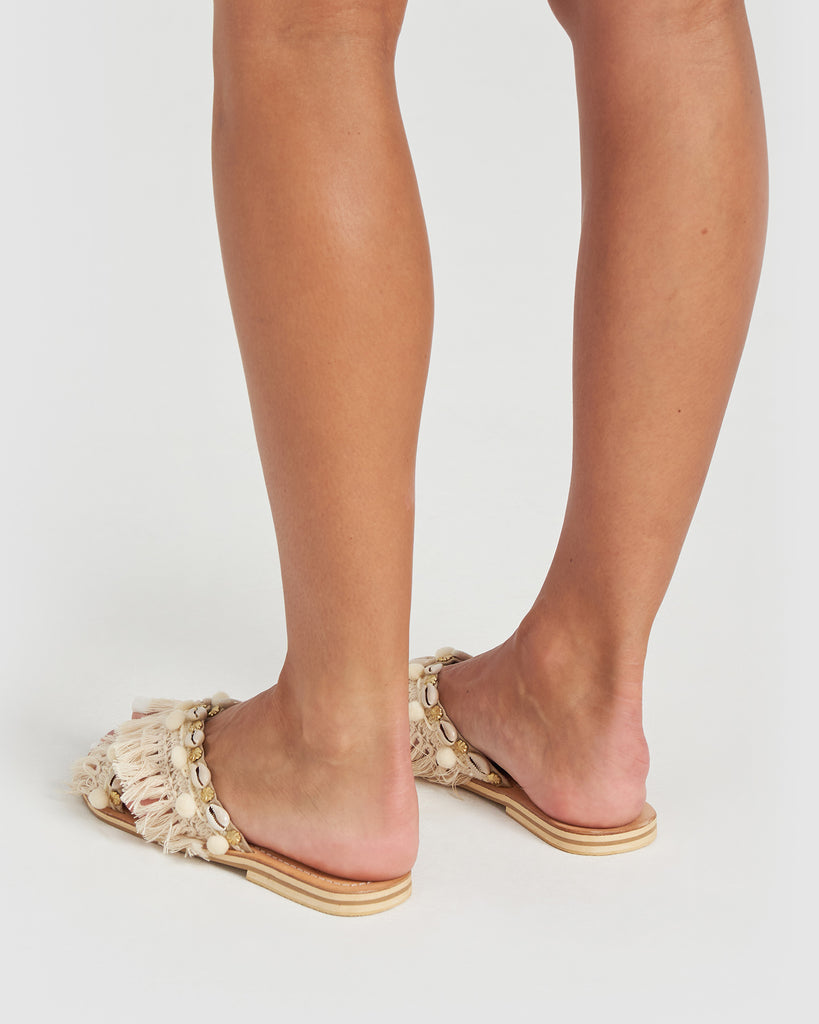 Miz Casa & Co Tuscany Sandals Beige